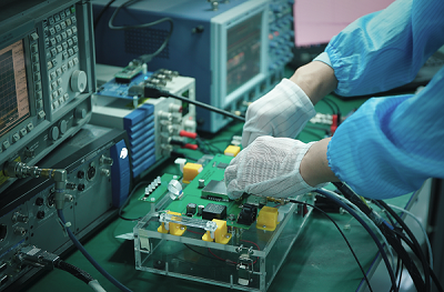 贴片加工厂，操作不当引起的焊点断裂与元器件问题